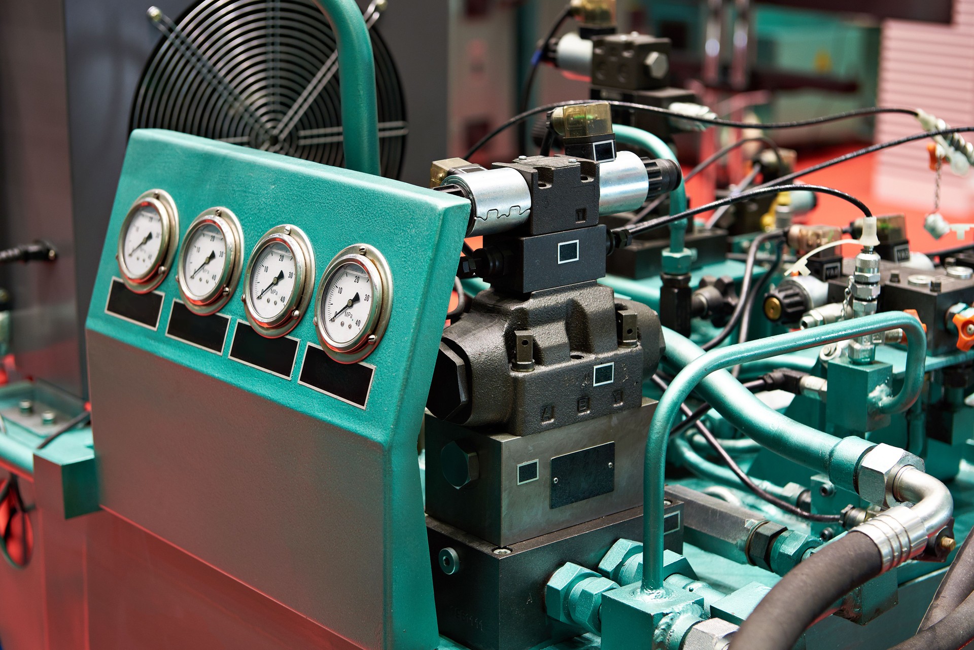 Hydraulic aggregates for drive of working bodies presses